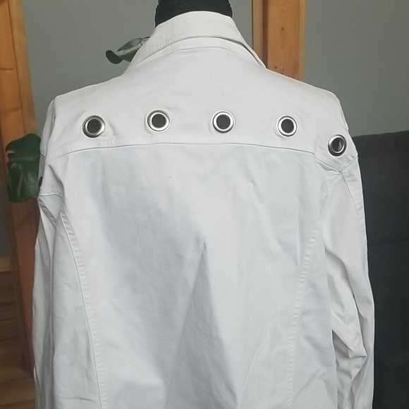 Fun and flirty white jacket 1x - Picture 4 of 11